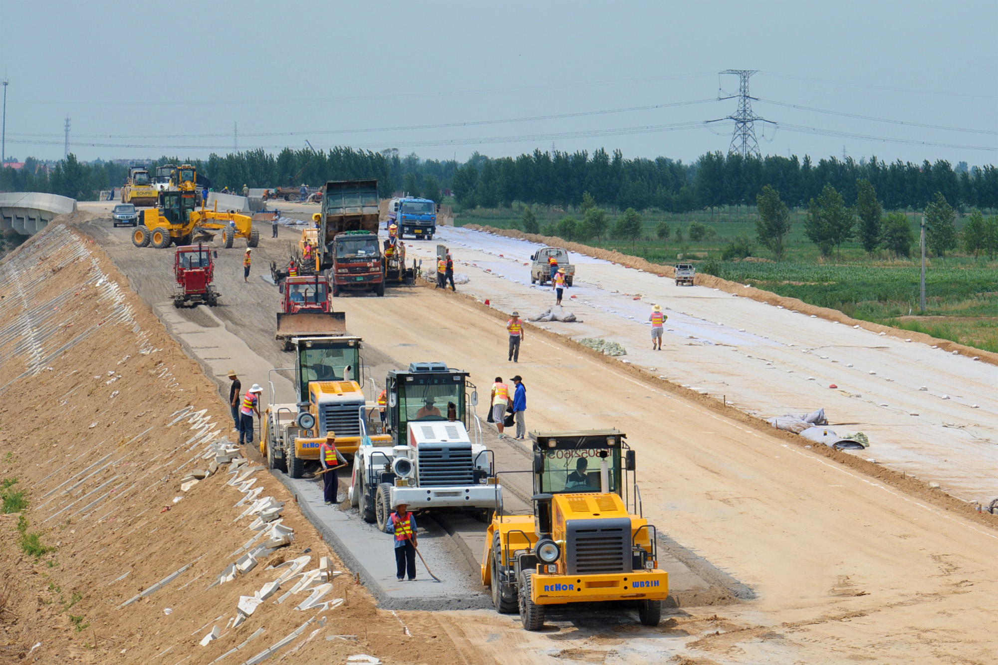 冷再生機租賃之水泥改良土施工流程